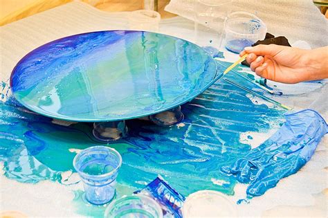 Can You Put Acrylic Paint in Resin? Exploring the Artistic Fusion of Mediums