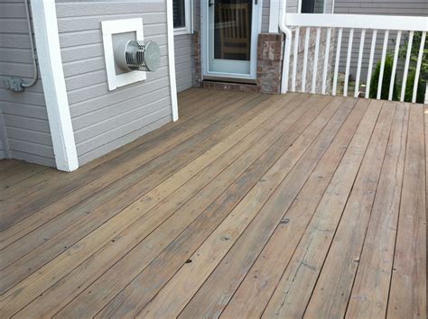 What Kind of Paint to Use on Wood Deck: Exploring the Colors of the Wind